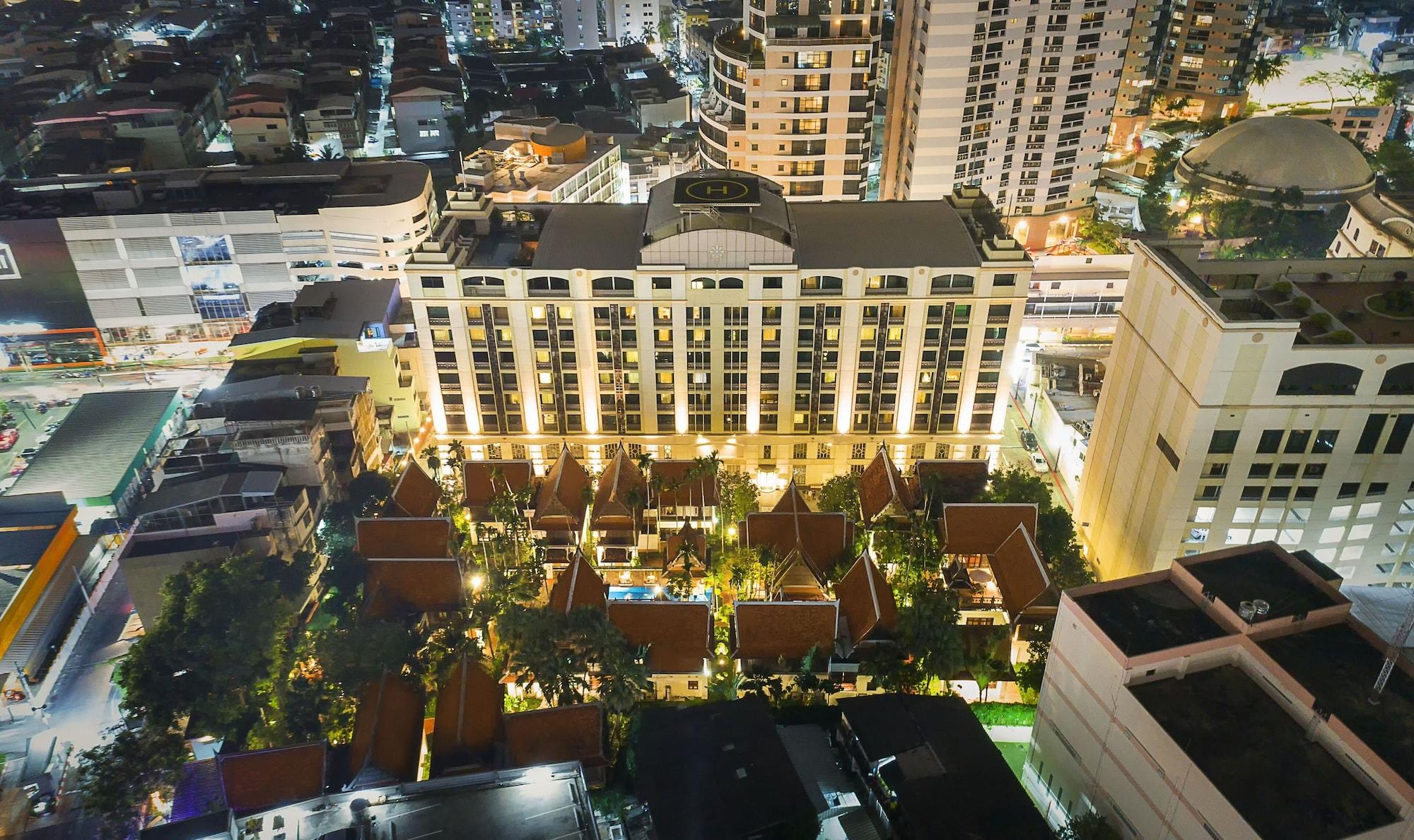 The Davis Bangkok Hotel Exterior photo